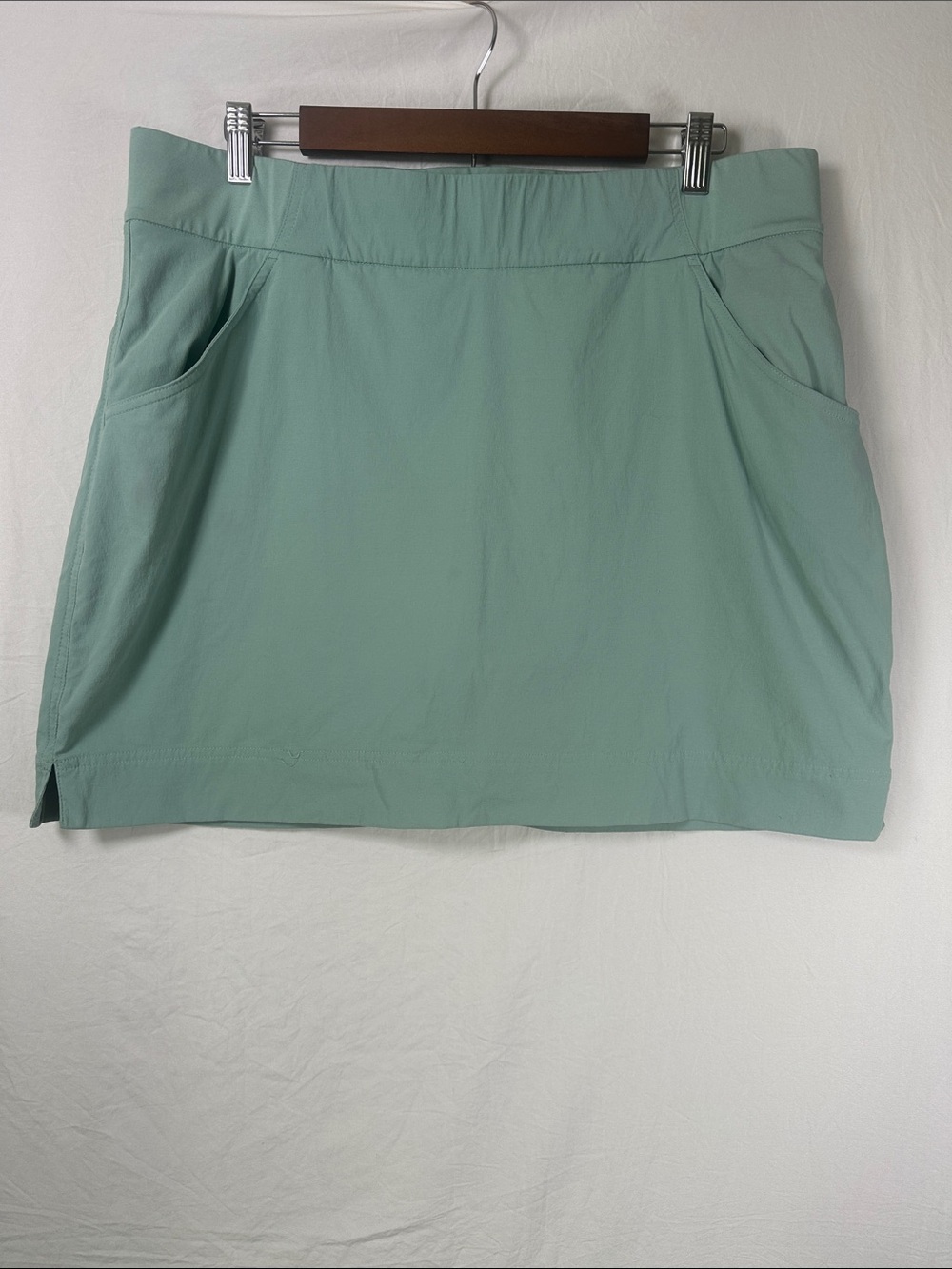 Columbia Mint Green Active Mini Skort with Front Pockets